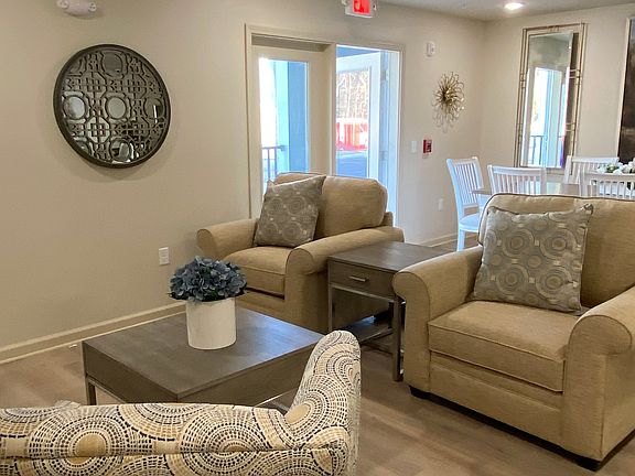 3rd image of 8230 Park Xing #2B-2Ba-1121Sqft