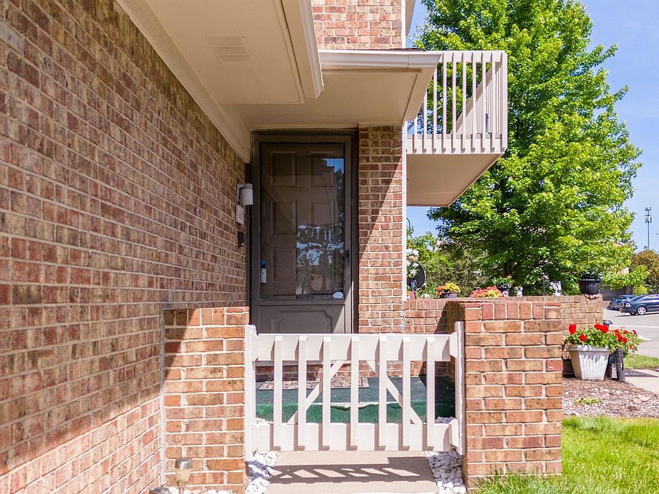 1st image of 6610 Maple Lakes Dr