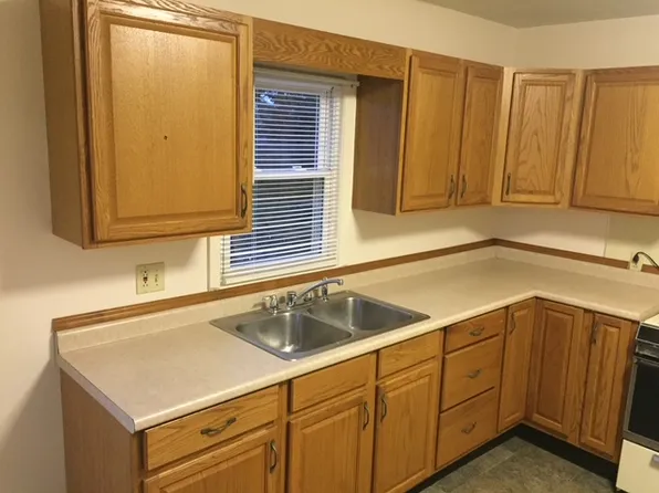 605 Shirley Dr, Jackson, MI 49202