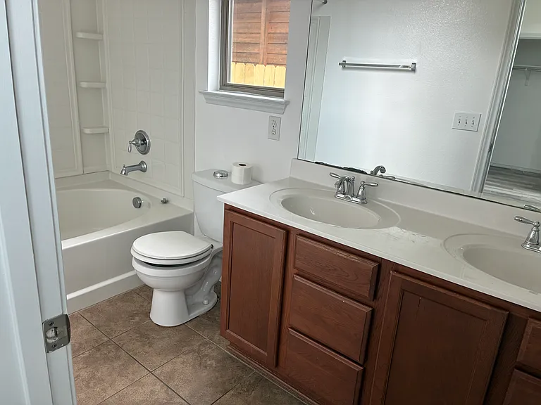 13408 Guarnere Dr — Photo 10