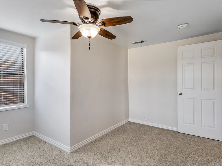 616 Wayne St — Photo 11