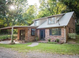 645 N 10th St, Van Buren, AR 72956