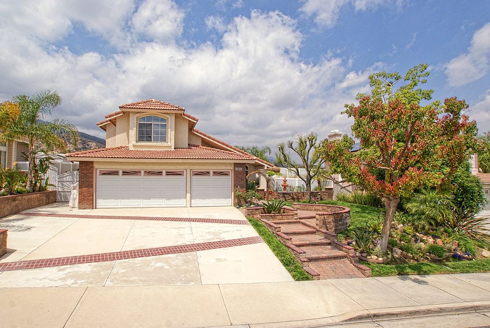 Excellent Curb Appeal