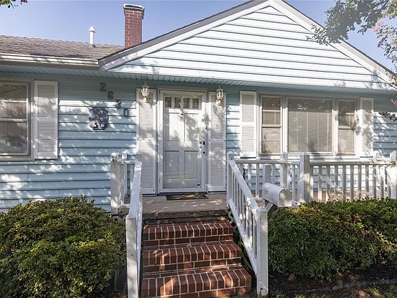 4th image of 2630 Eastwood Ave