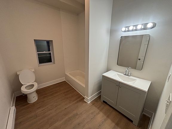 5th image of 1031 W Hamilton St #1