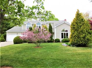 8 Saint Andrews Way, Barrington, RI 02806