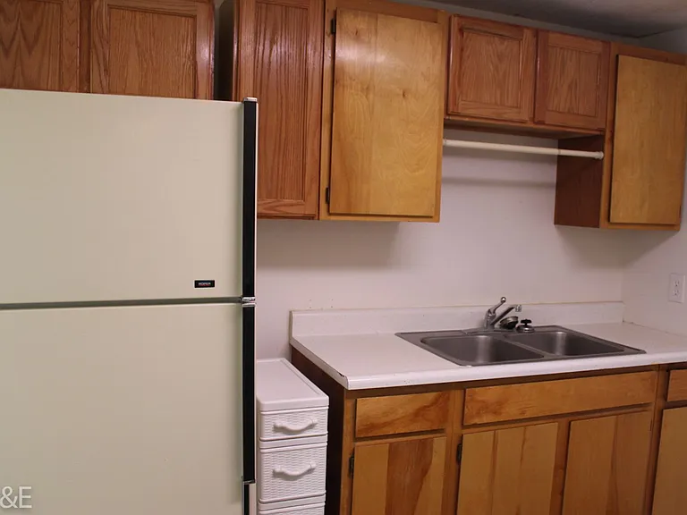 281 N 700 W — Photo 4