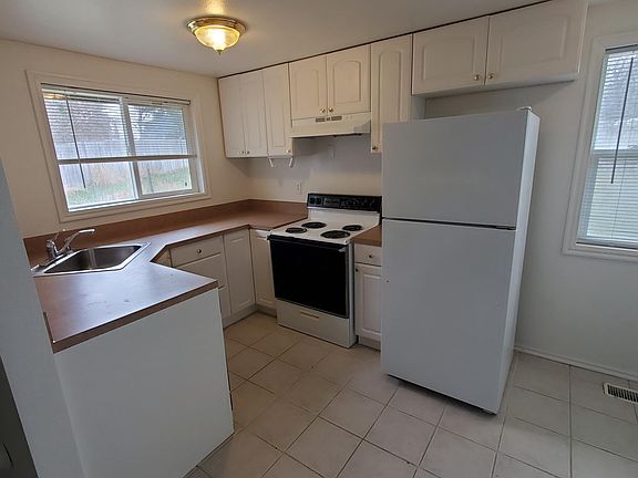 3rd image of 270 Tabor Ave