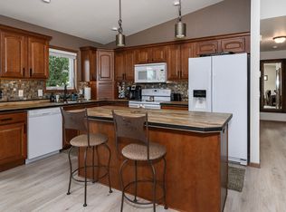 6420 Edgerly Ln, Bismarck, ND 58504