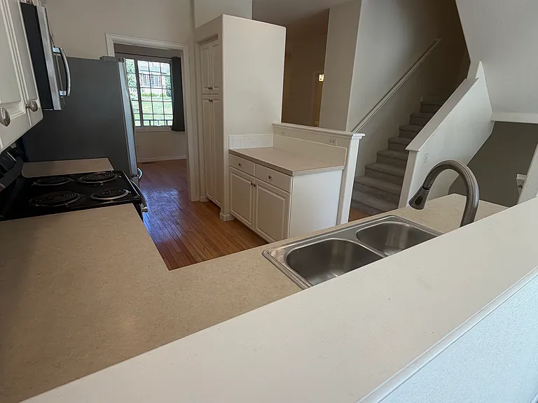 320 Strasburg Dr #A9 — Photo 14