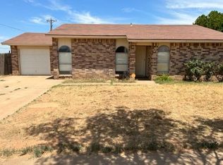 302 E 16th St, Wolfforth, TX 79382
