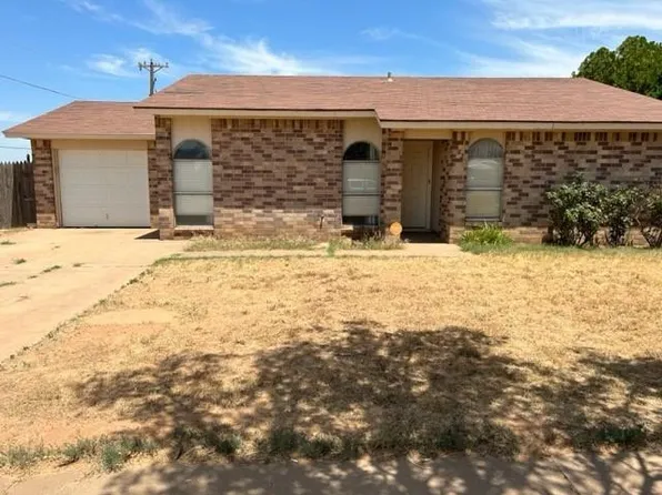 302 E 16th St, Wolfforth, TX 79382