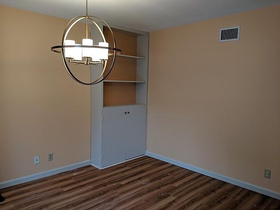 3rd image of 410 Los Verdes Dr