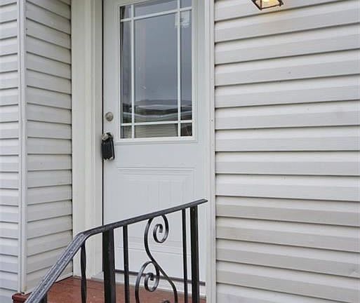 4th image of 379 Birchwood Dr