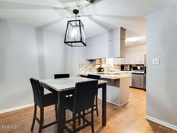 3rd image of 129 Hummingbird Ln