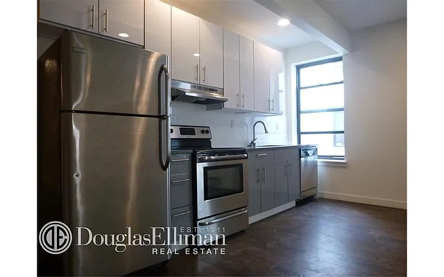 Rented by Douglas Elliman | media 23