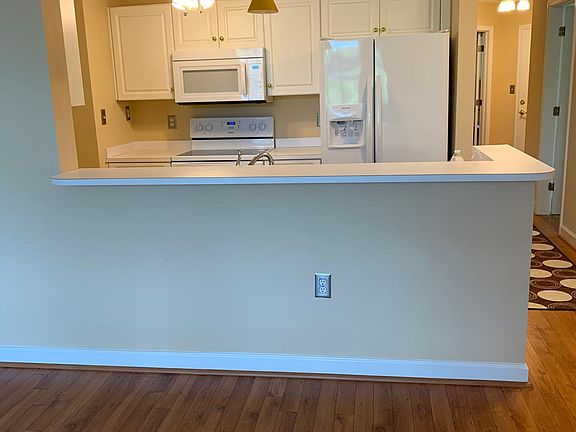 2nd image of 104 Pier 33 Dr Unit 310