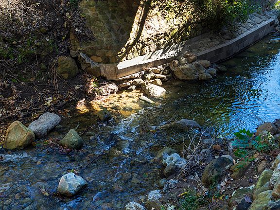 3rd image of 1493 Sycamore Canyon Rd