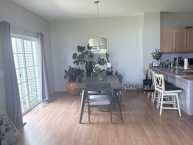 730 Dillon Ct — Photo 3