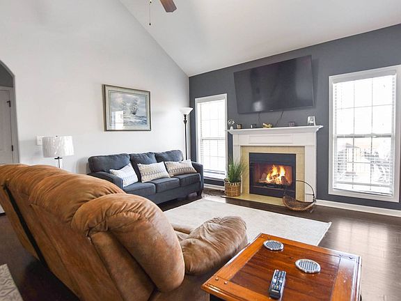 2nd image of 673 Fox Trail Ct