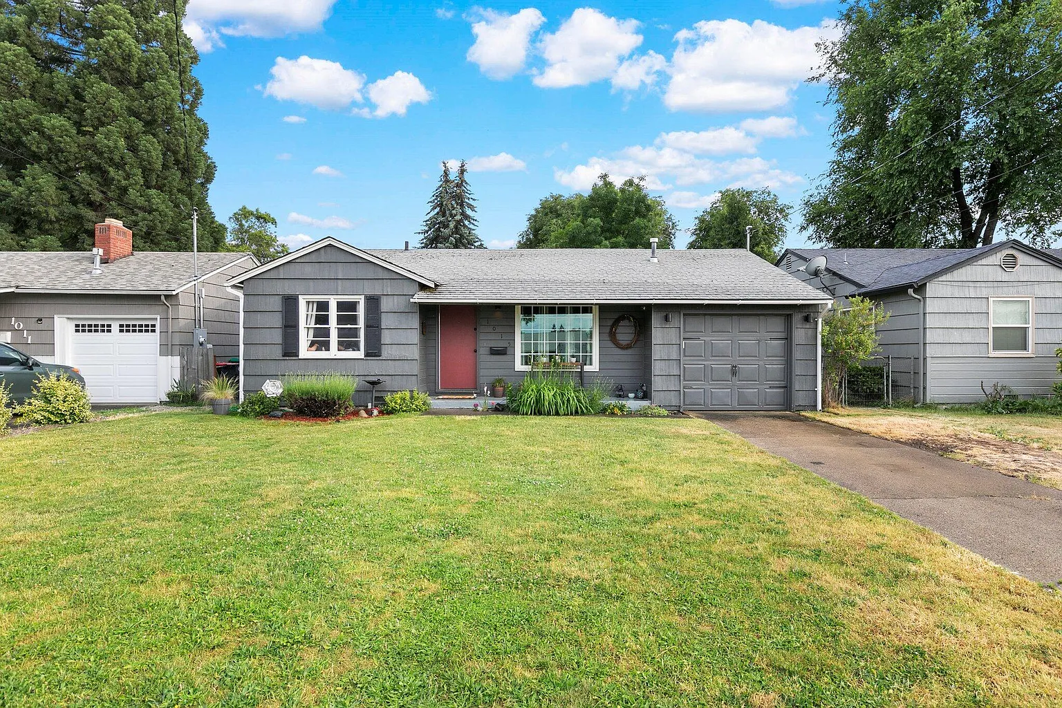 1015 Murray Ave photo 1