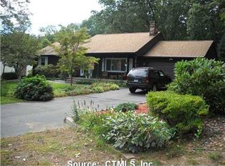 37 Walnut Farms Dr, Farmington, CT 06032