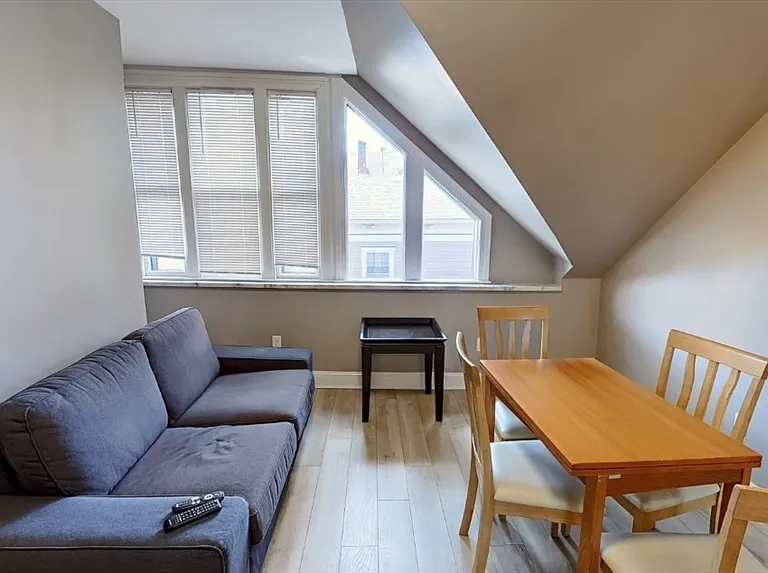 29 Creighton St #3A — Photo 5