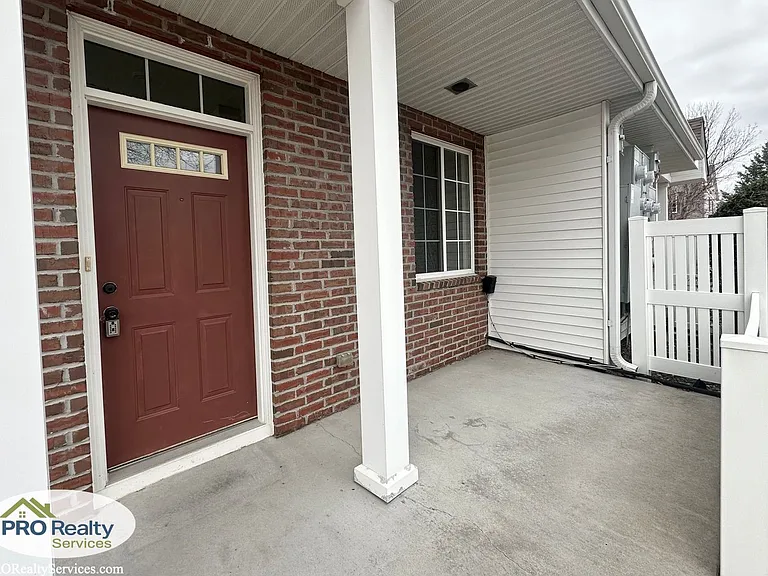 17190 Monroe St NW — Photo 18