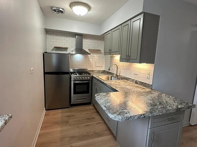 2629 N Hampden Ct #213 — Photo 16