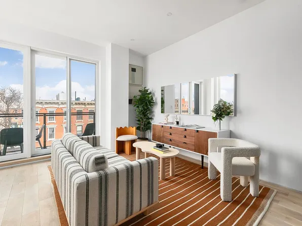 136 14th St APT 4A, Brooklyn, NY 11215