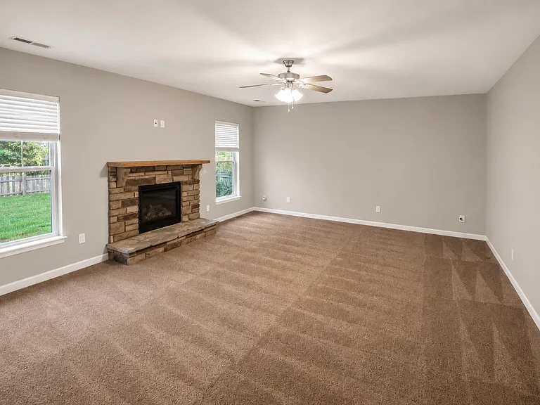 609 Angel Oak Ln — Photo 11