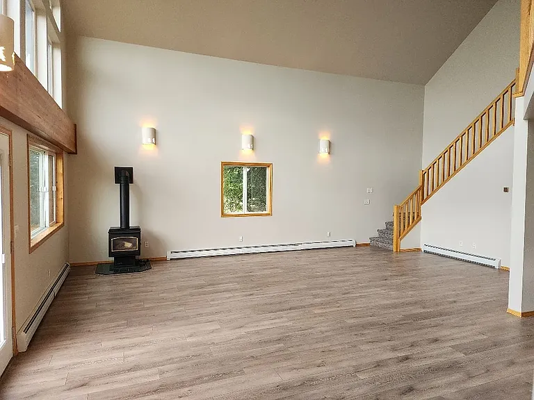 650 E Williams Rd — Photo 12