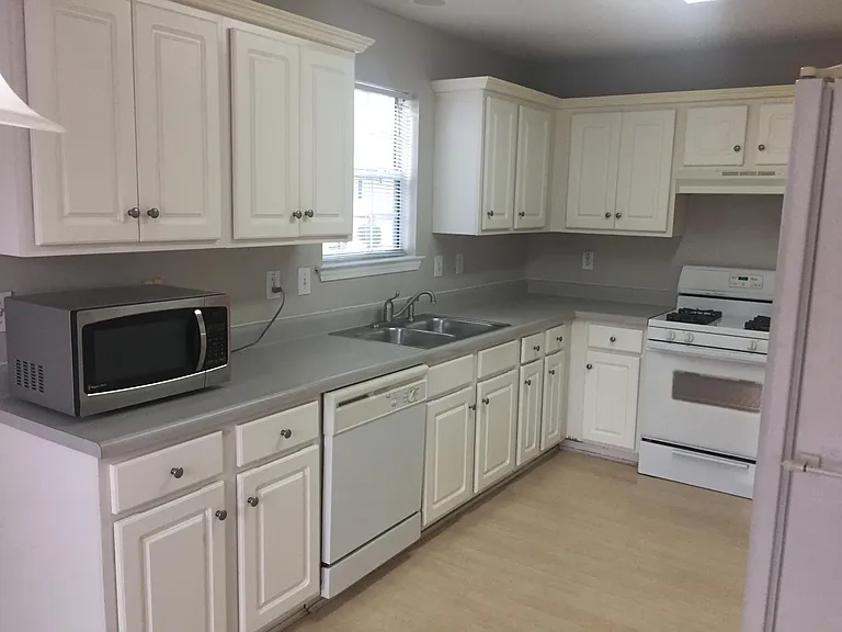 557 Ransom Way — Photo 18