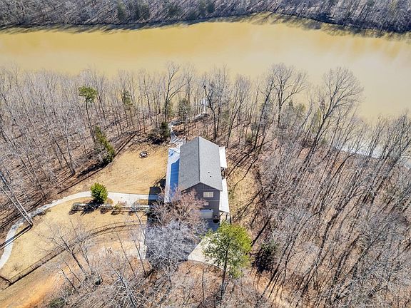 2nd image of 890 Franklin Rd