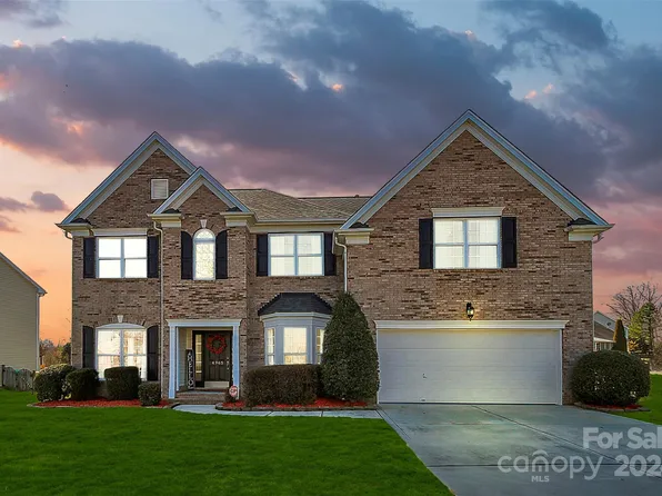 4965 Riverview Dr, Harrisburg, NC 28075