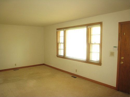 3rd image of 609 Gibson Dr