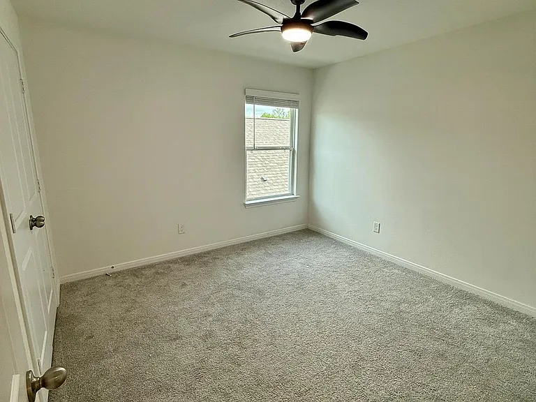 11707 Eclipse Dr — Photo 32