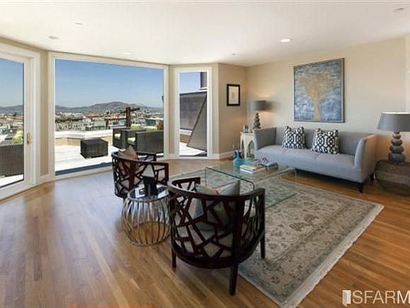 2nd image of 2533 Greenwich St