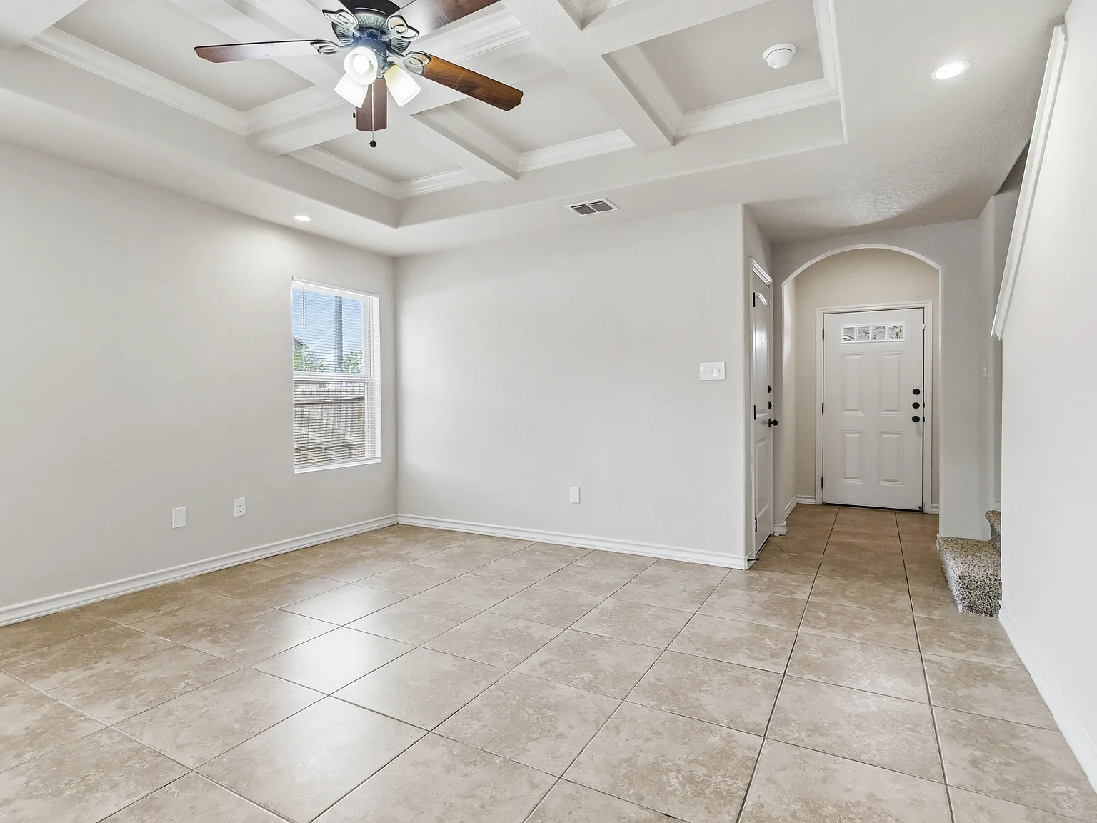 3 bed, 2.5 bath, 1250 sqft, $1,395 — Photo 3