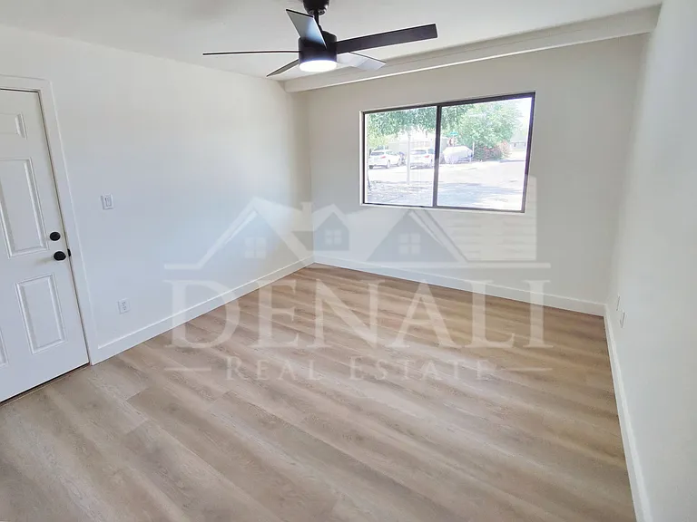 7321 E Coronado Rd — Photo 10