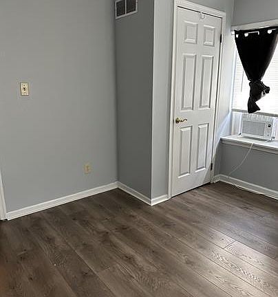 2nd image of 122 N Scott St #1