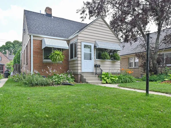 910 South 77th STREET, West Allis, WI 53214