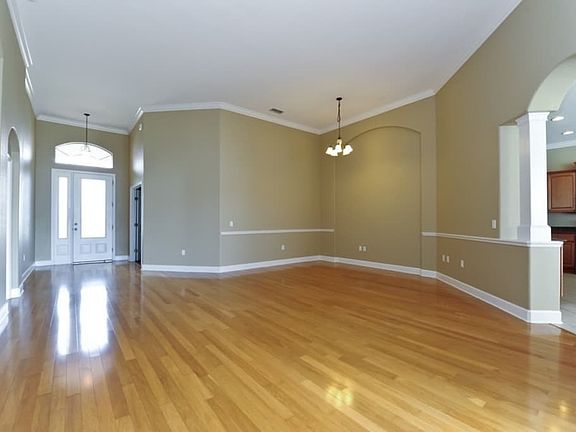 2nd image of 6834 Bushnell Dr