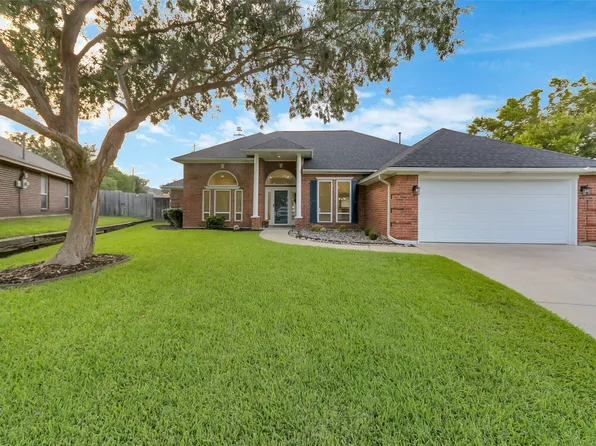 7113 Melissa Ct, Fort Worth, TX 76182