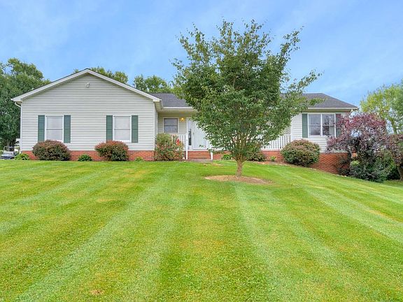 3rd image of 1445 W View Dr