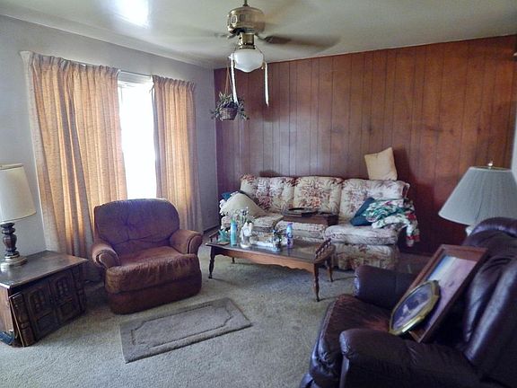 5th image of 451 Park Ln