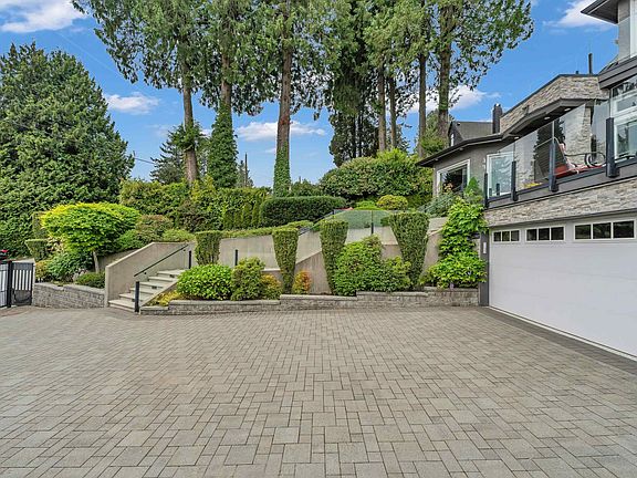 3rd image of 2567 Lawson Ave
