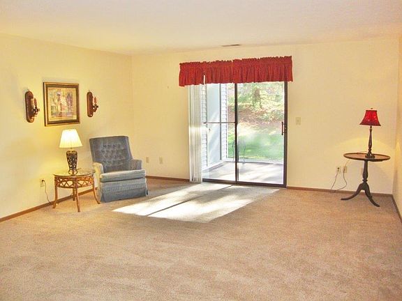 5th image of 4261 Victorian Green Dr Unit 42