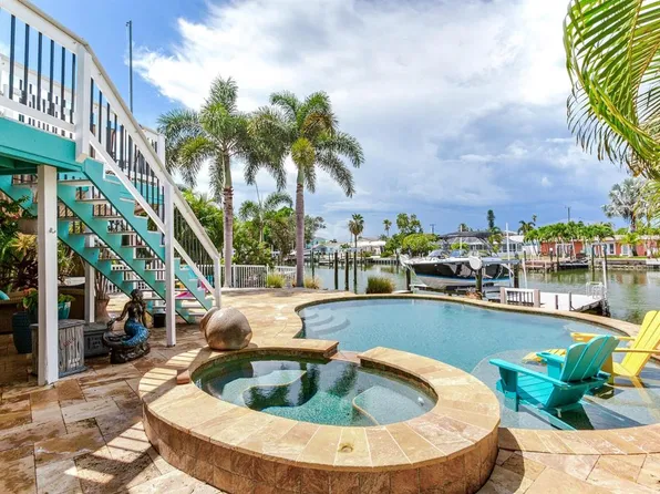 556 Lillian Dr, Madeira Beach, FL 33708
