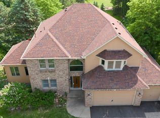 2505 Christian Dr, Chaska, MN 55318